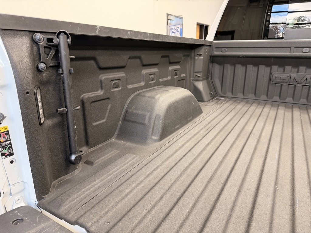 Used 2025 GMC Sierra 1500 Elevation w/ Elevation Premium Package image 9