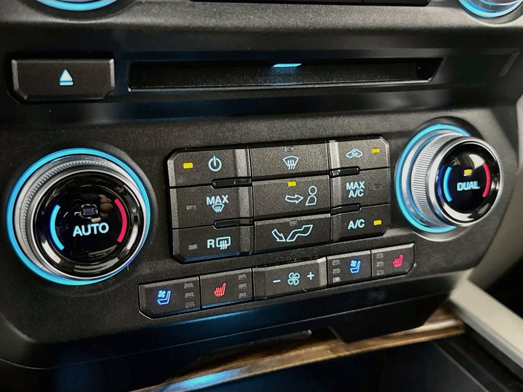 Used 2018 Ford F150 Lariat w/ Equipment Group 502A Luxury AWD/4WD image 17