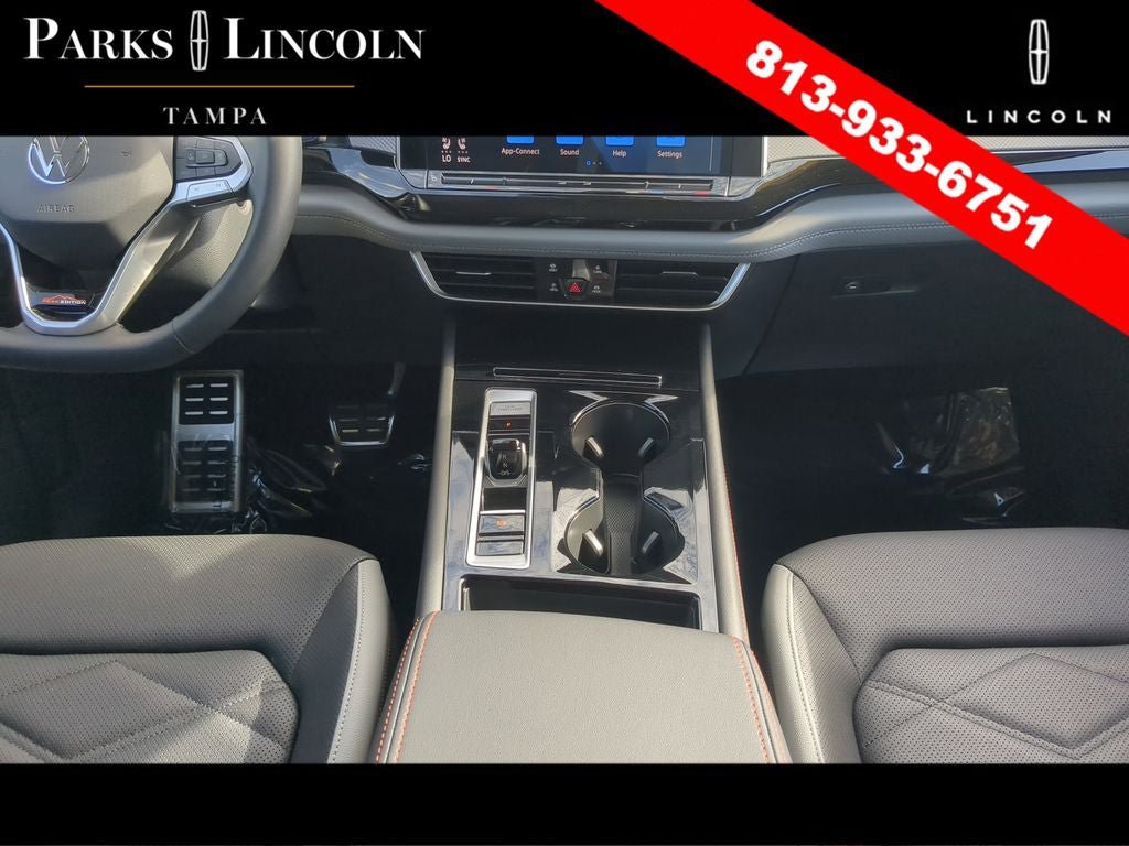 Used 2025 Volkswagen Atlas Peak Edition SE AWD/4WD image 15