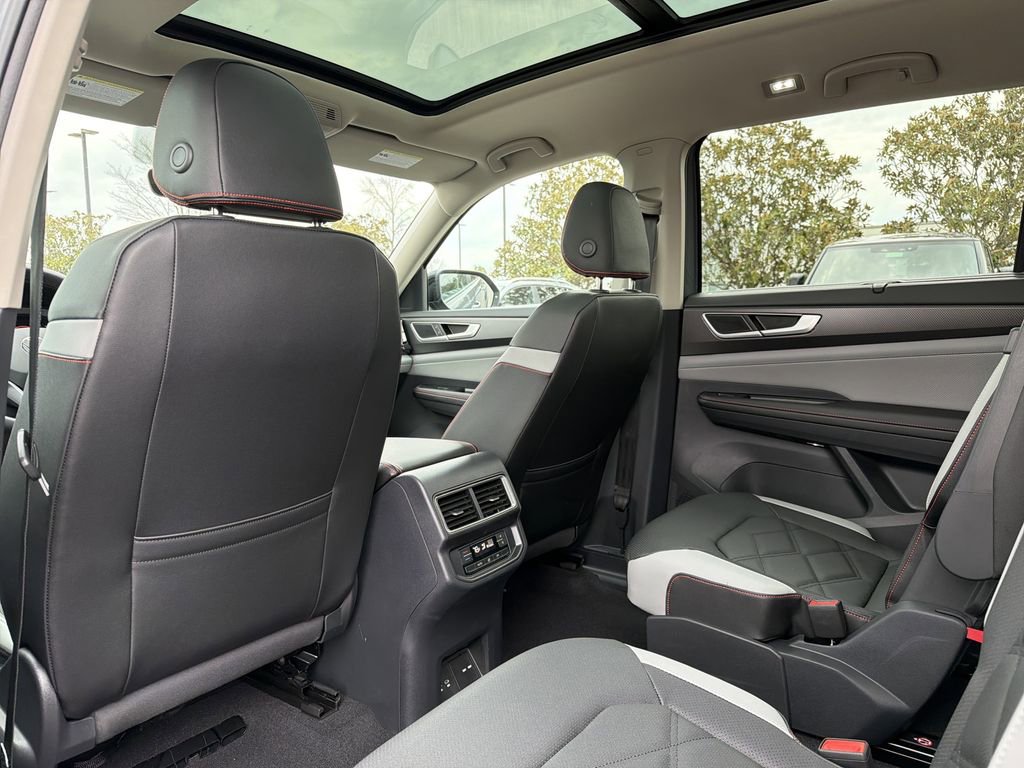New 2026 Volkswagen Atlas Peak Edition image 13