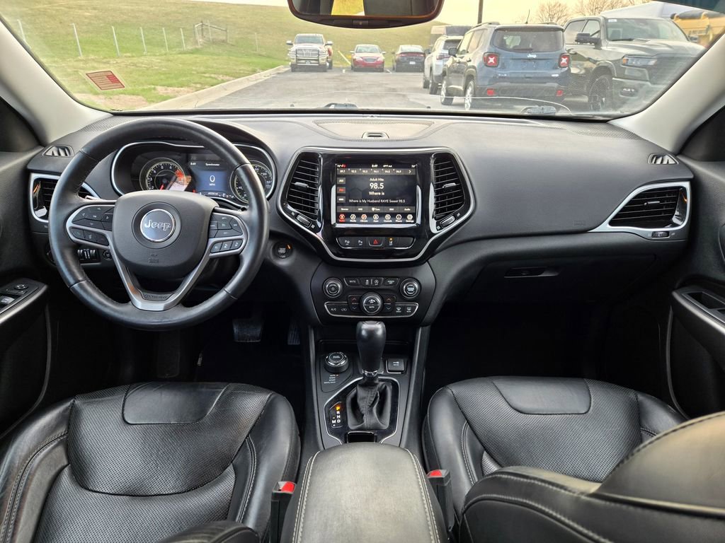 Used 2019 Jeep Cherokee Limited w/ Technology Group image 18