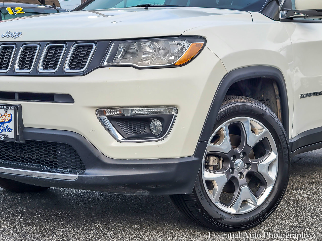 Used 2019 Jeep Compass Limited image 32