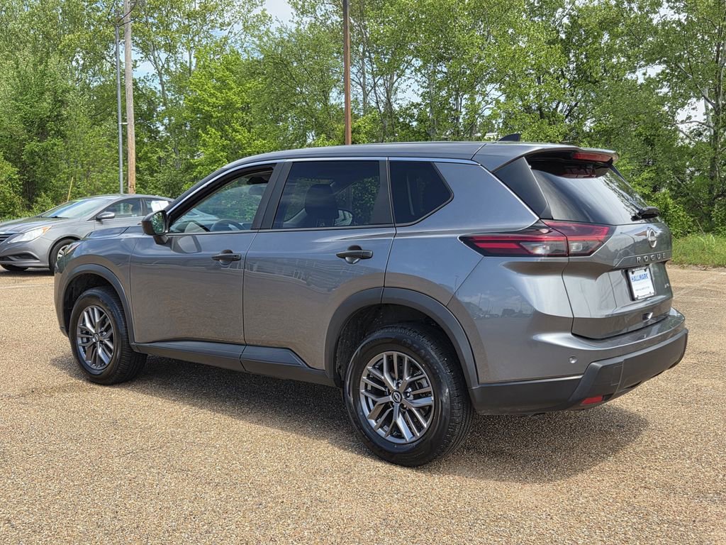 Used 2024 Nissan Rogue S image 6