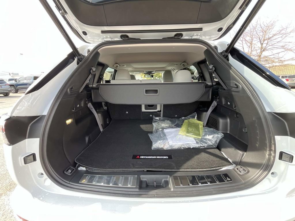 New 2026 Mitsubishi Outlander SE FWD image 15