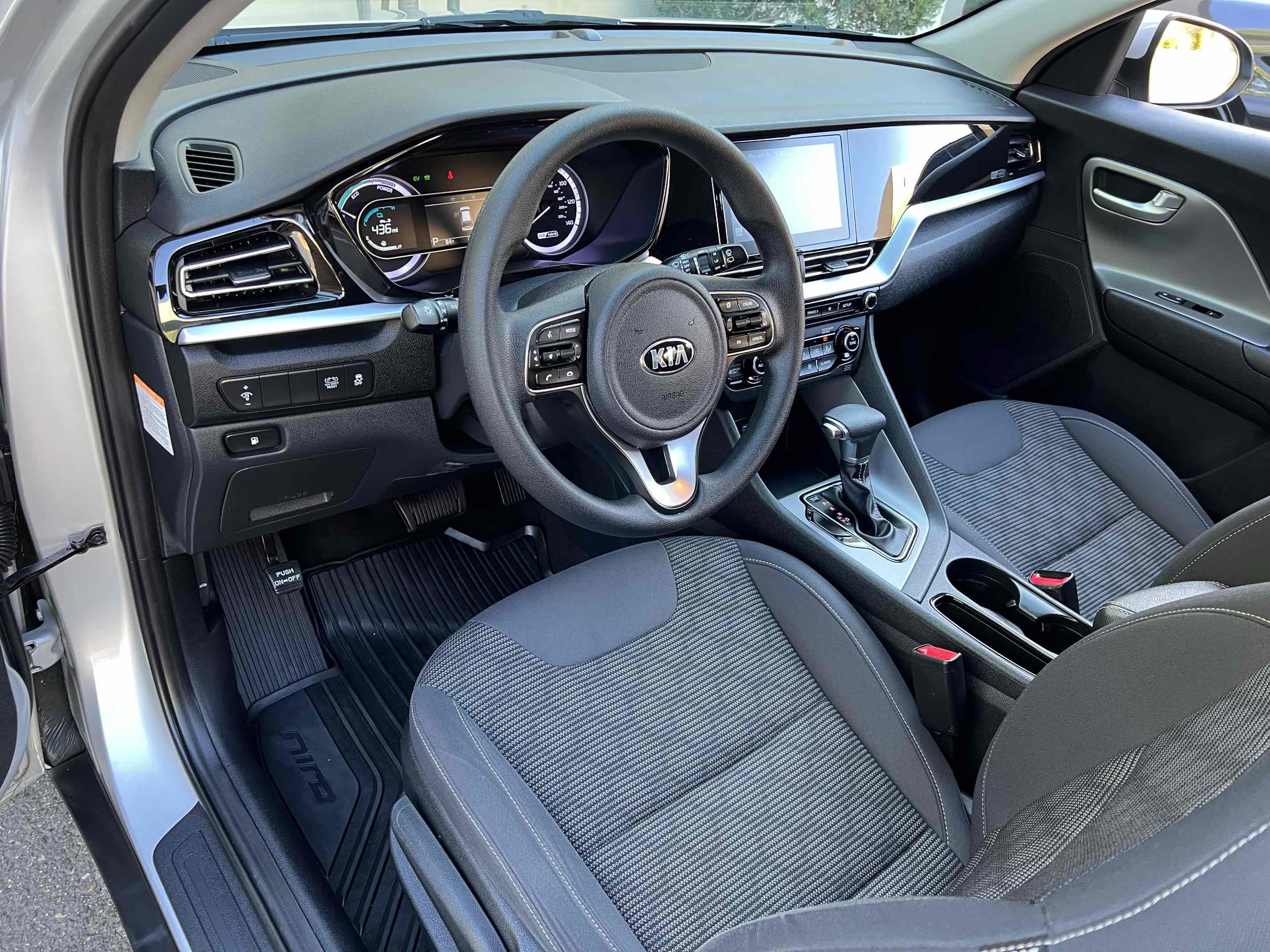 Used 2020 Kia Niro LX FWD image 3