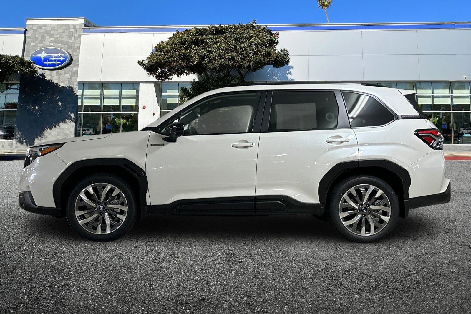 New 2025 Subaru Forester Touring image 9
