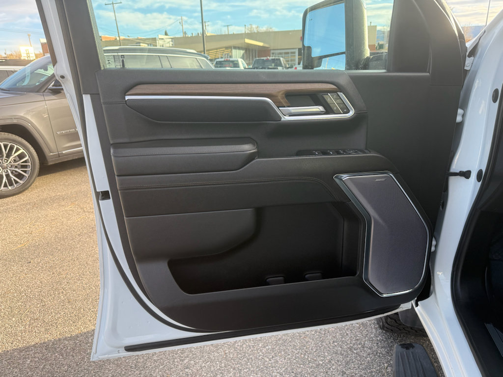 Used 2024 Chevrolet Silverado 3500 High Country w/ High Country Premium Package image 9