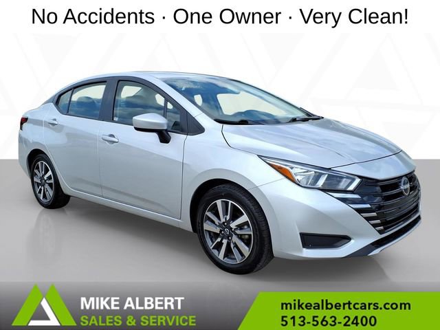 Used 2023 Nissan Versa SV image 1