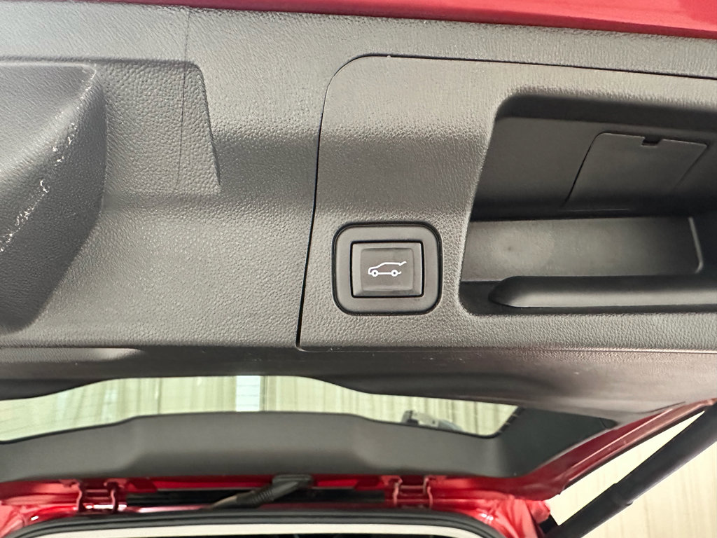 Certified 2023 GMC Acadia SLE w/ Driver Convenience Package image 23