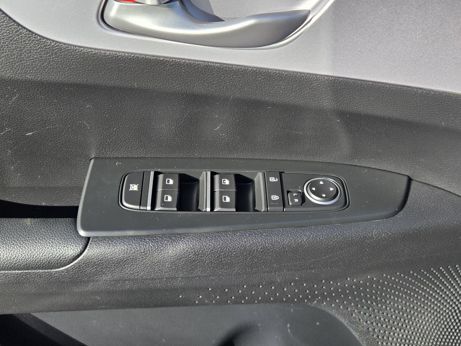 Used 2024 Kia Forte LXS w/ LXS Technology Package FWD image 19