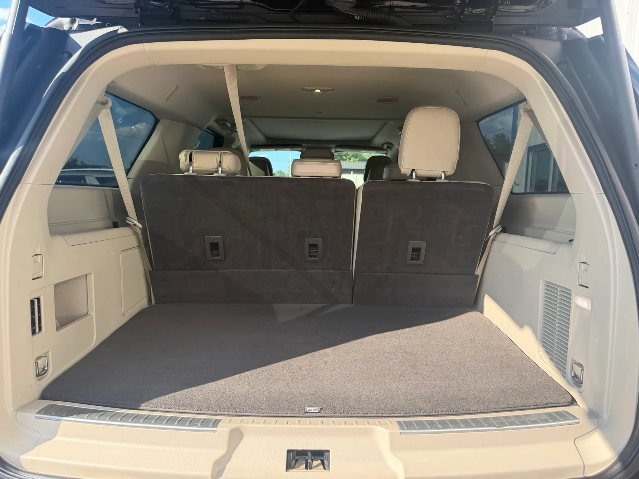 Used 2018 Lincoln Navigator L Select w/ Cargo Package AWD/4WD image 8