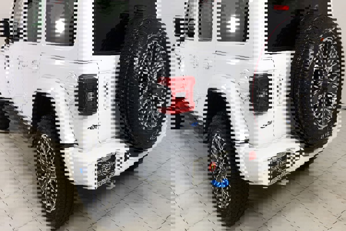 Used 2022 Jeep Wrangler Unlimited Sahara image 44