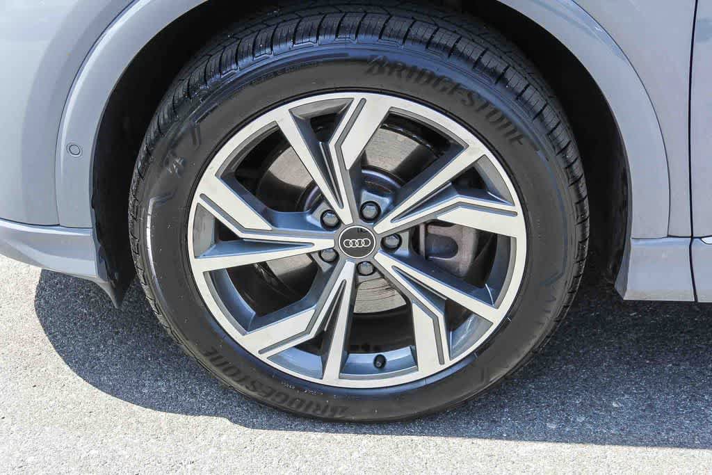 Used 2023 Audi Q4 e-tron Premium Plus w/ Premium Plus AWD/4WD image 9