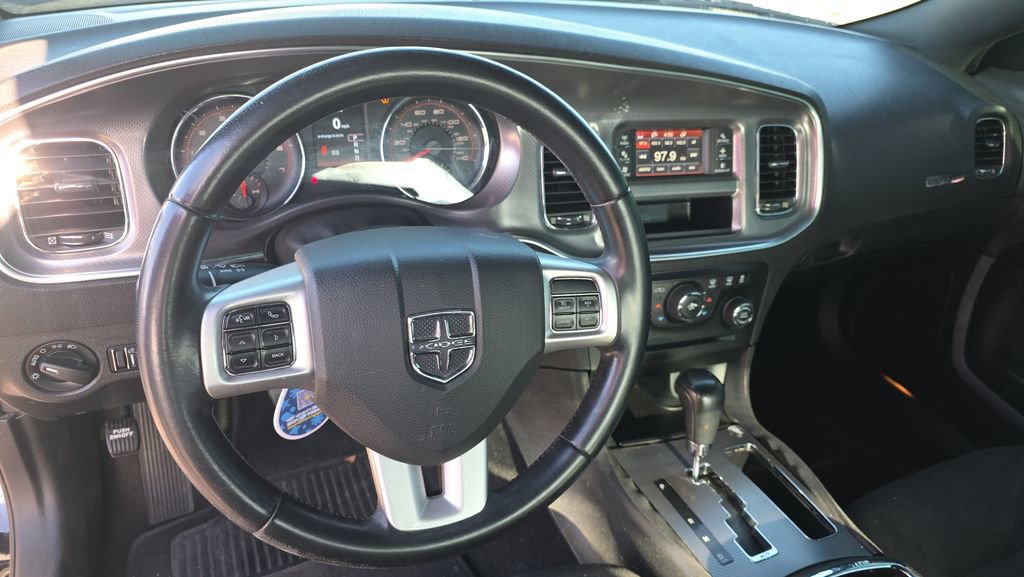 Used 2014 Dodge Charger SE w/ Connectivity Group RWD image 11