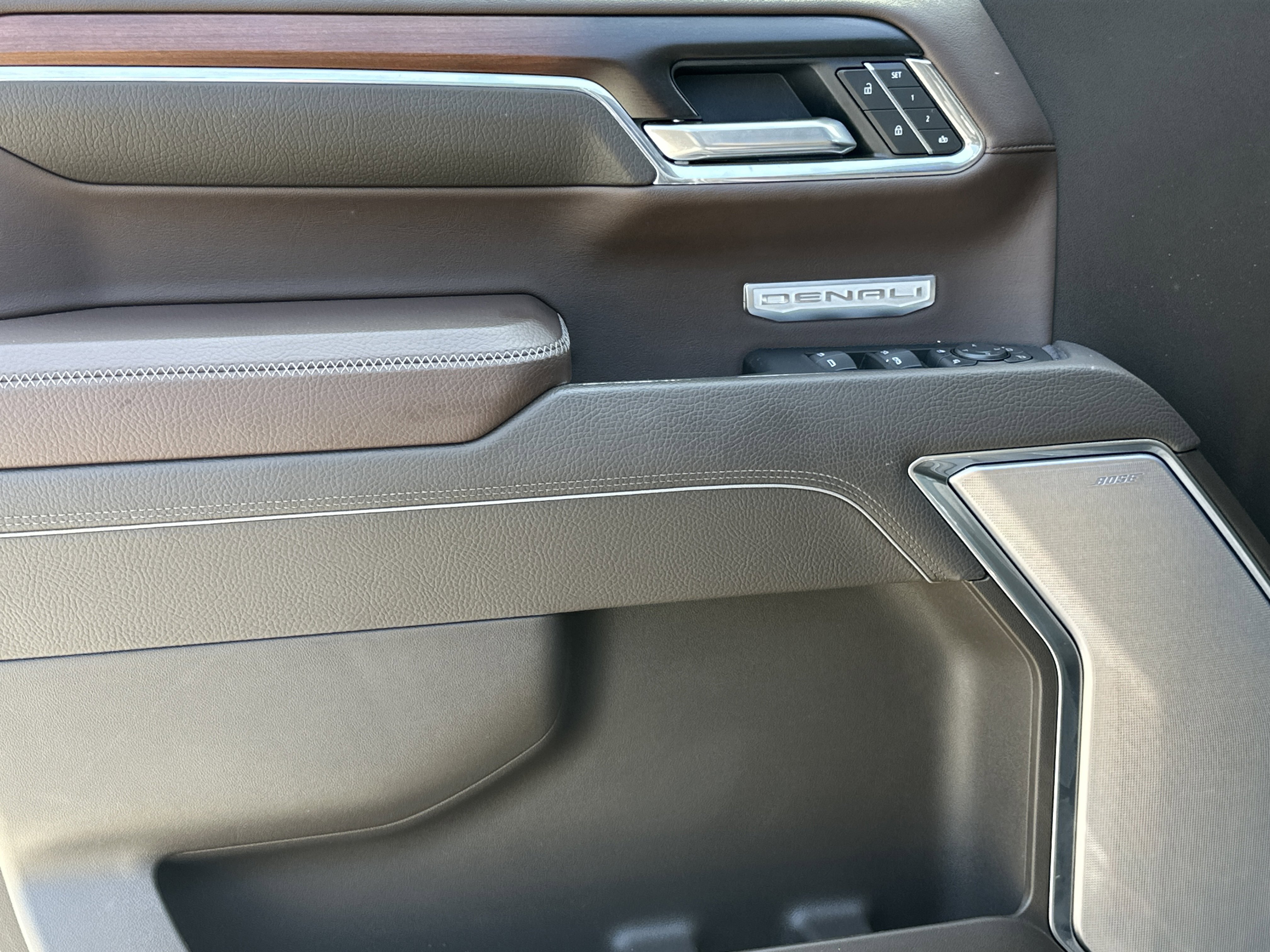 Used 2025 GMC Sierra 1500 Denali image 7