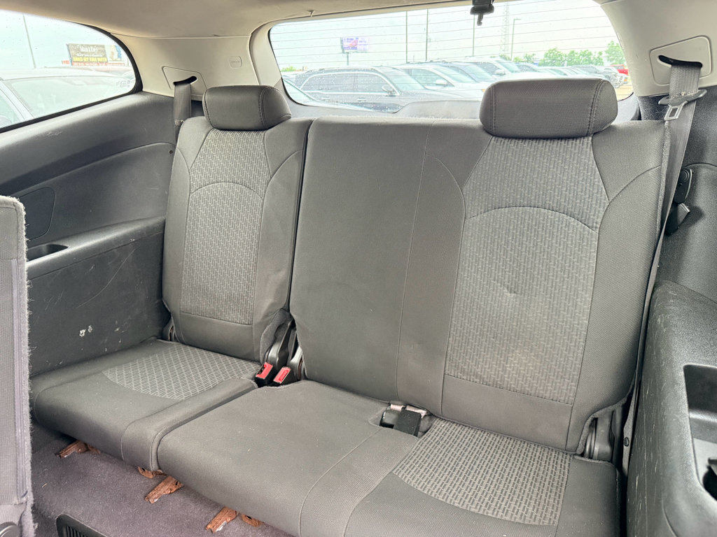 Used 2011 Chevrolet Traverse LT FWD image 22