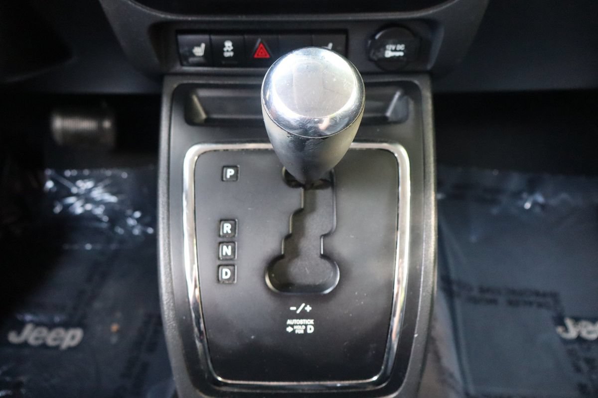 Used 2015 Jeep Patriot Limited w/ Sun/Sound Group FWD image 35