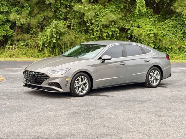 Used 2022 Hyundai Sonata SEL w/ Cargo Package FWD image 2