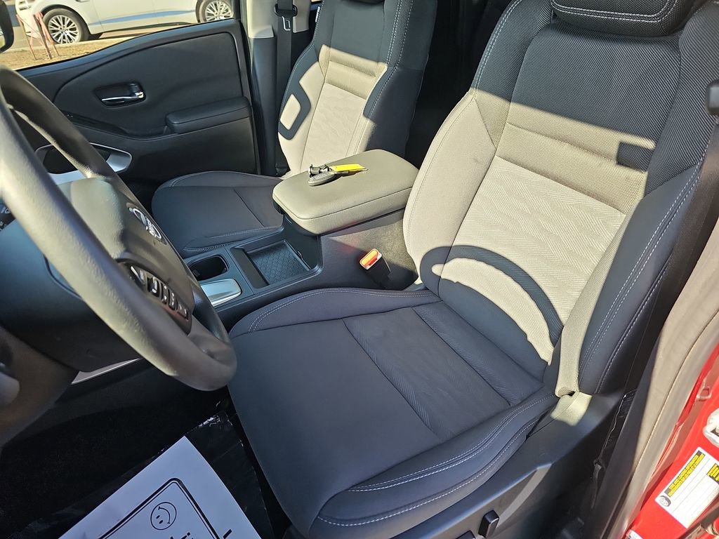 Used 2024 Nissan Frontier SV RWD image 18