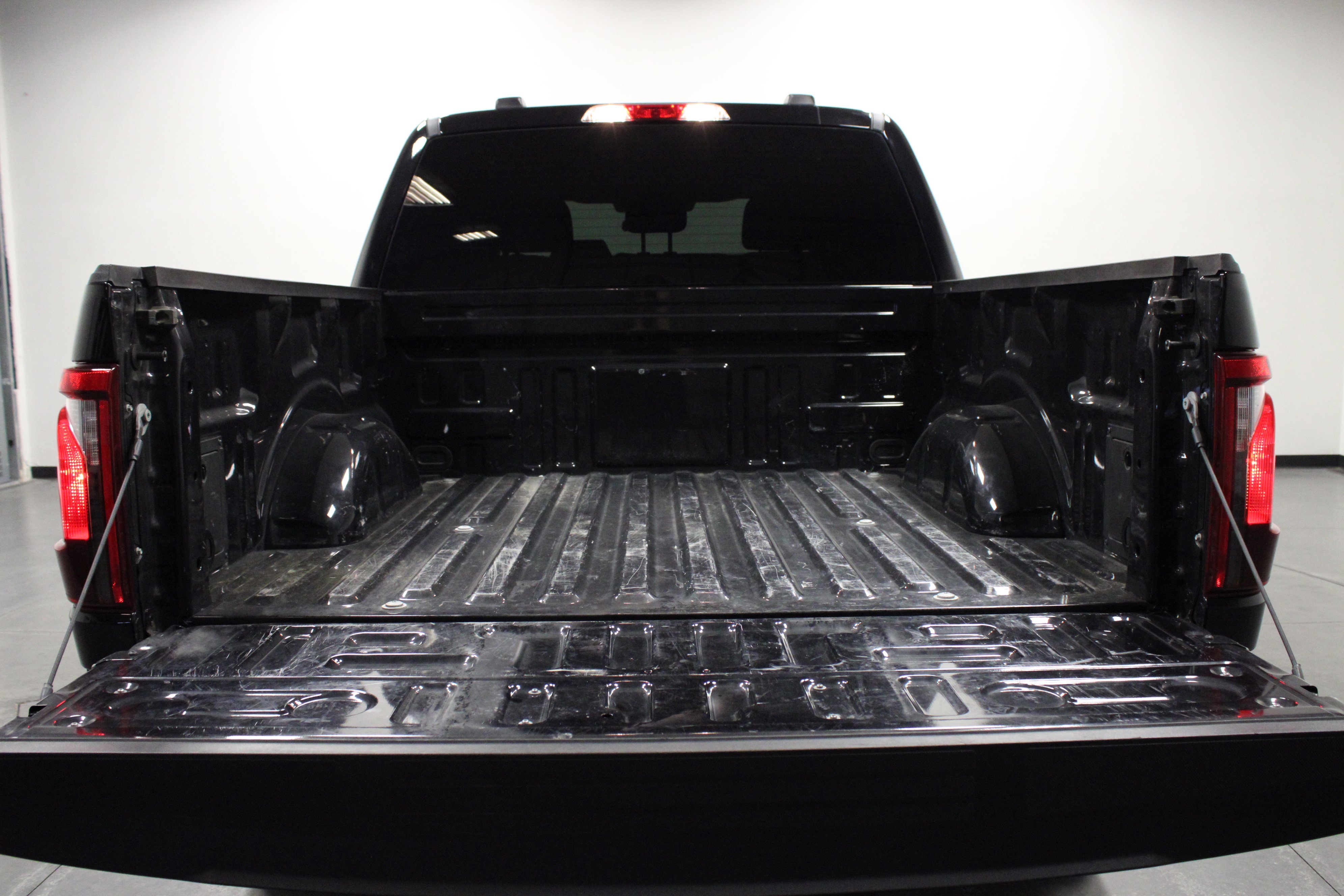 Used 2025 Ford F150 STX w/ Equipment Group 200A RWD image 14
