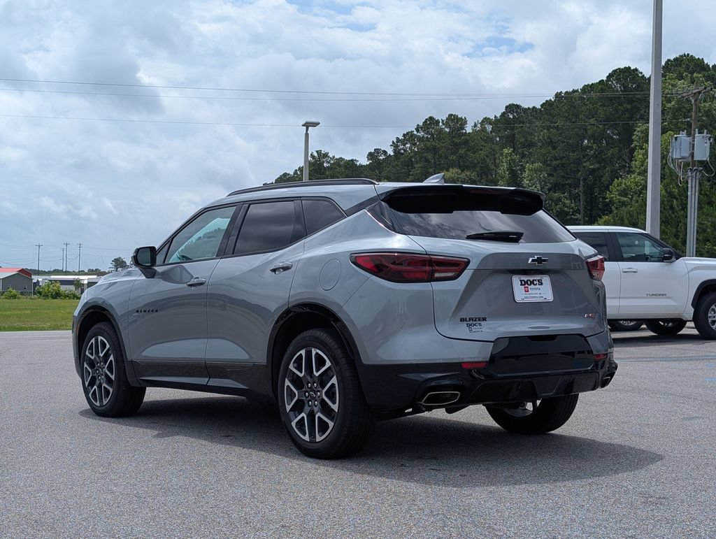 Used 2025 Chevrolet Blazer RS w/ Driver Confidence II Package FWD image 3