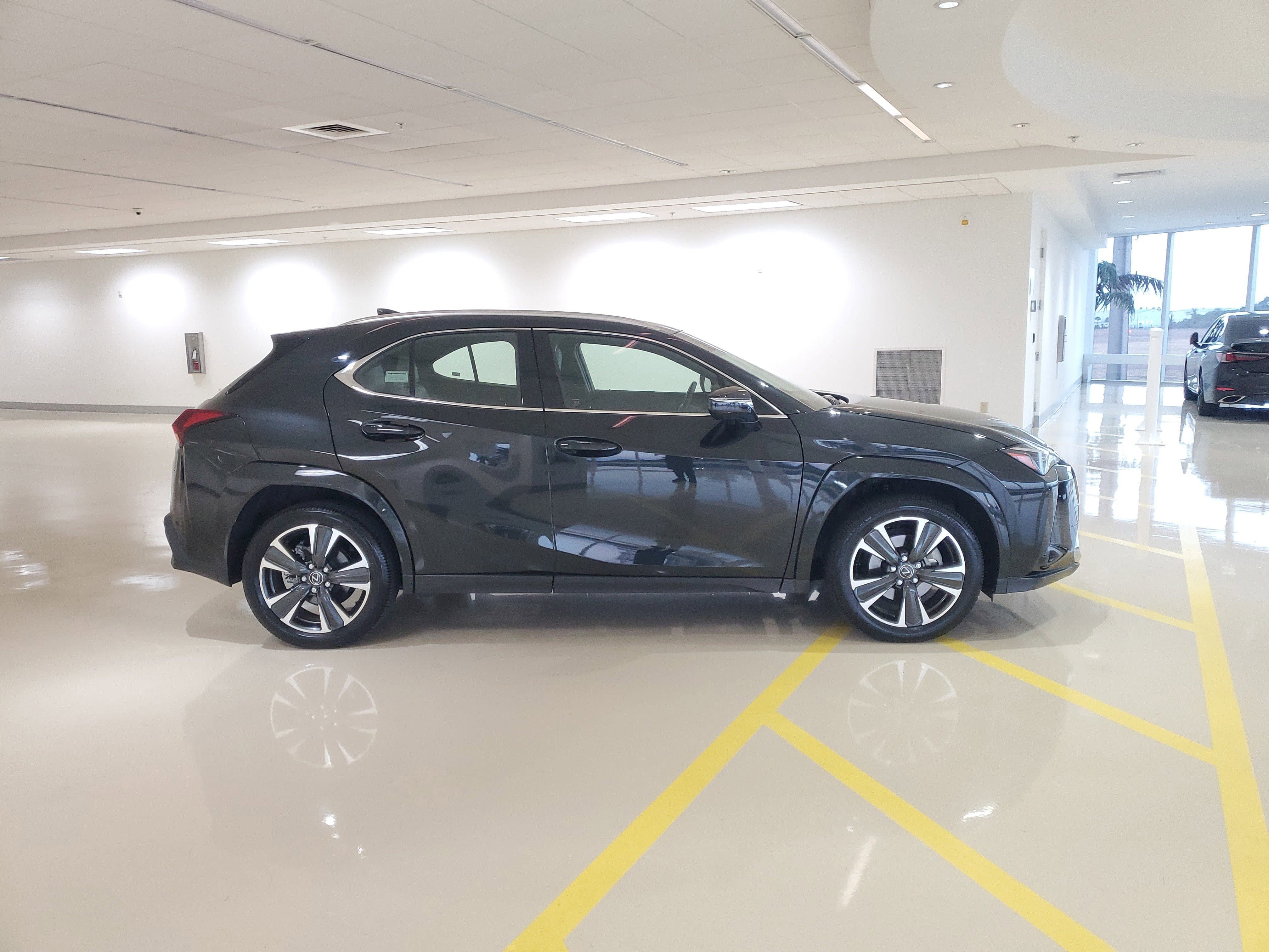 Used 2025 Lexus UX 300h FWD w/ Accessory Package (Z1) image 11