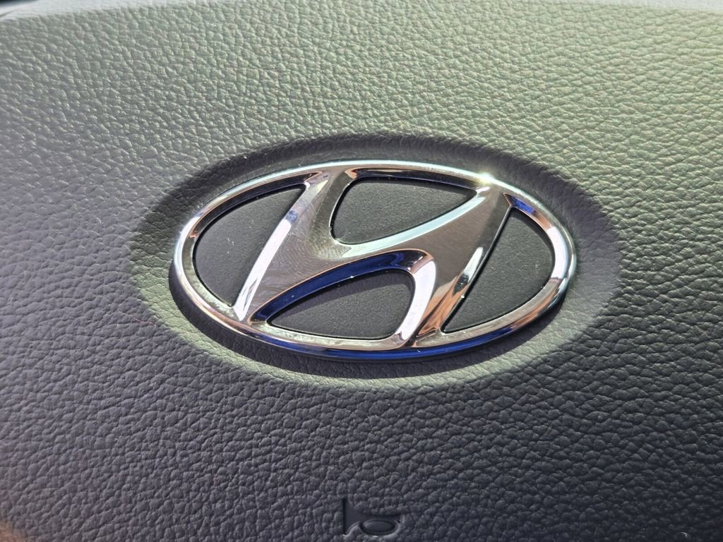 Certified 2024 Hyundai Venue Limited FWD image 30