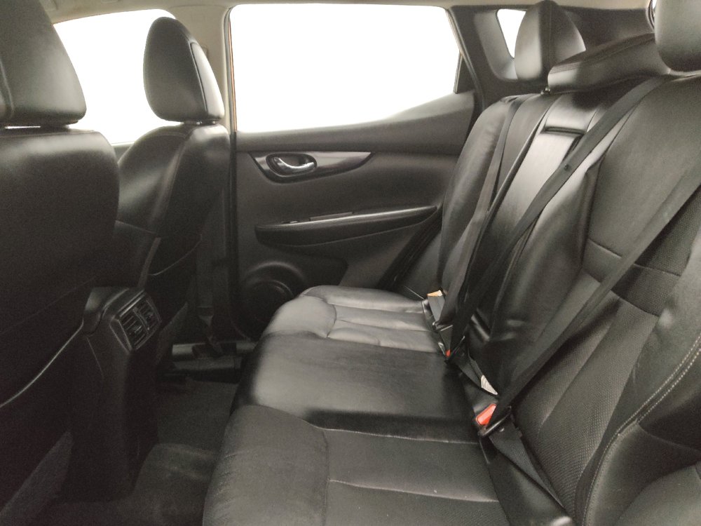 Used 2017 Nissan Rogue Sport SL w/ SL Premium Package FWD image 18