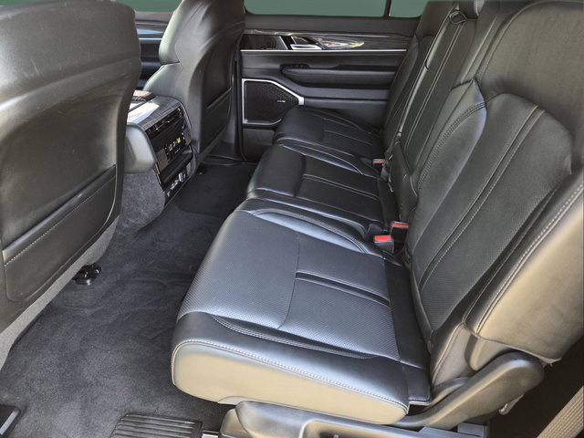 Used 2022 Jeep Wagoneer Series III RWD image 31