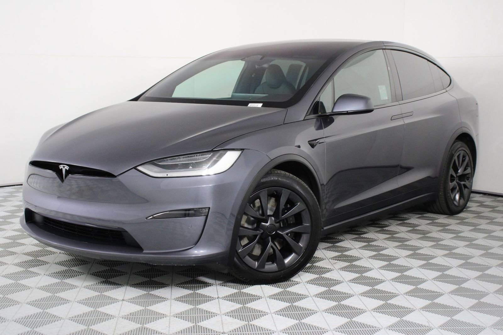 Used 2023 Tesla Model X AWD/4WD image 3
