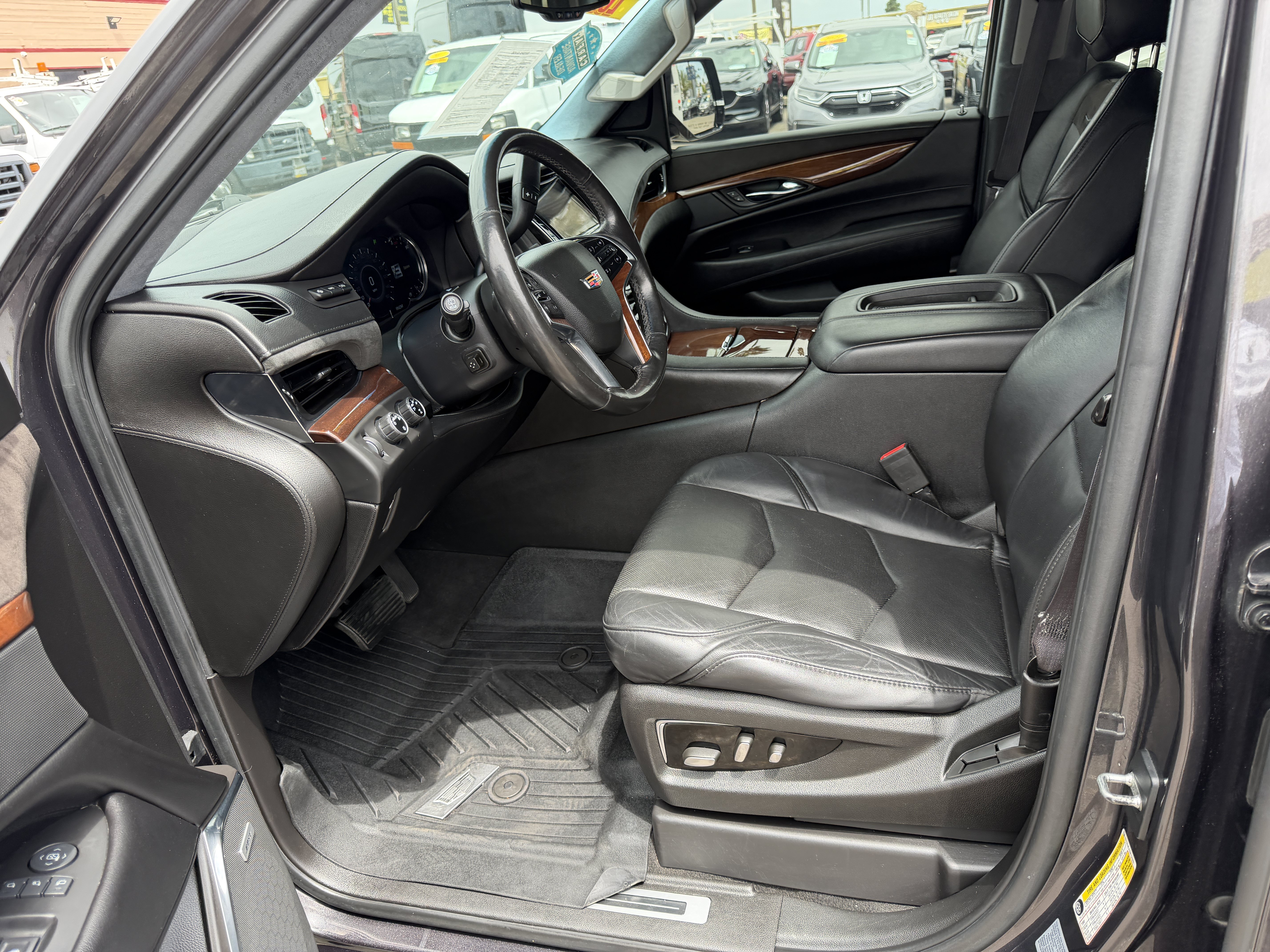 Used 2016 Cadillac Escalade ESV Premium AWD/4WD image 23