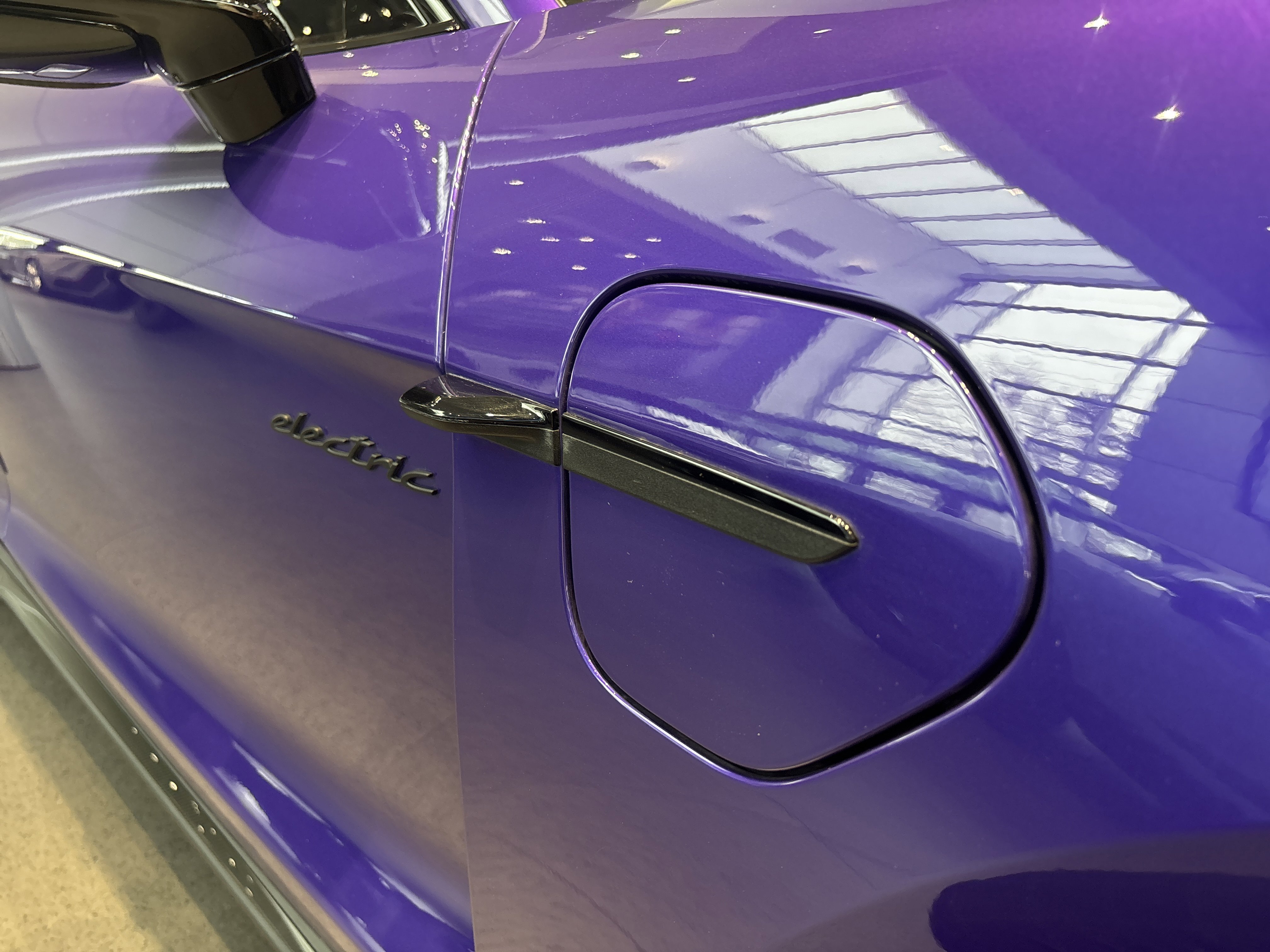 Certified 2025 Porsche Taycan Turbo GT image 29