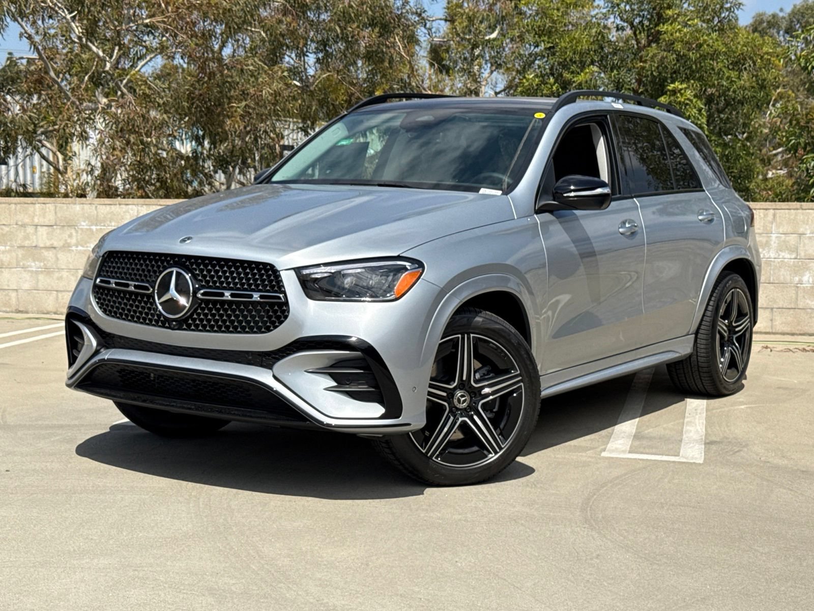 New 2026 Mercedes-Benz GLE 450e 4MATIC image 2