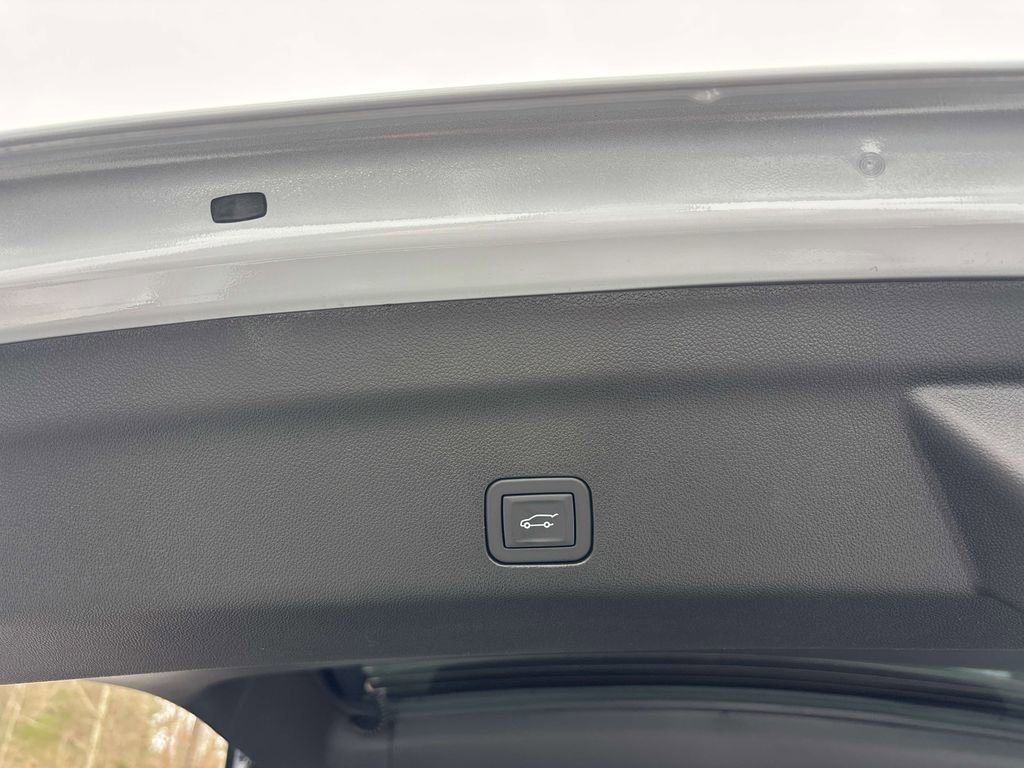 New 2026 GMC Yukon XL Denali w/ Denali Reserve Package image 5