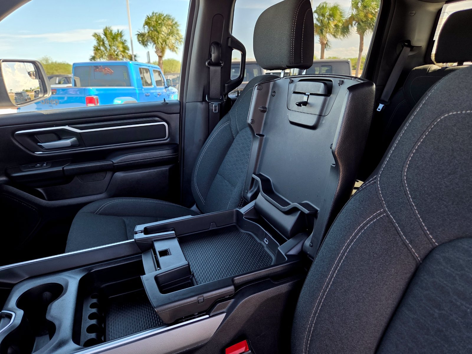 Used 2025 RAM 1500 Big Horn AWD/4WD image 31