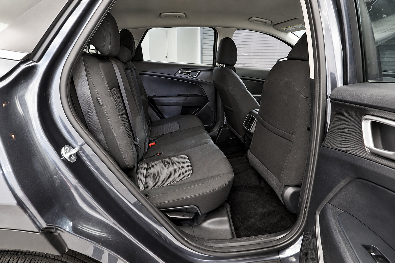 Used 2024 Kia Sportage LX AWD/4WD image 15