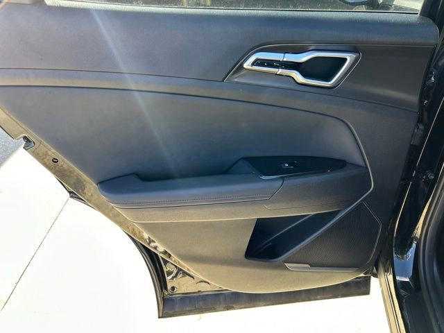 Used 2025 Kia Sportage EX image 13