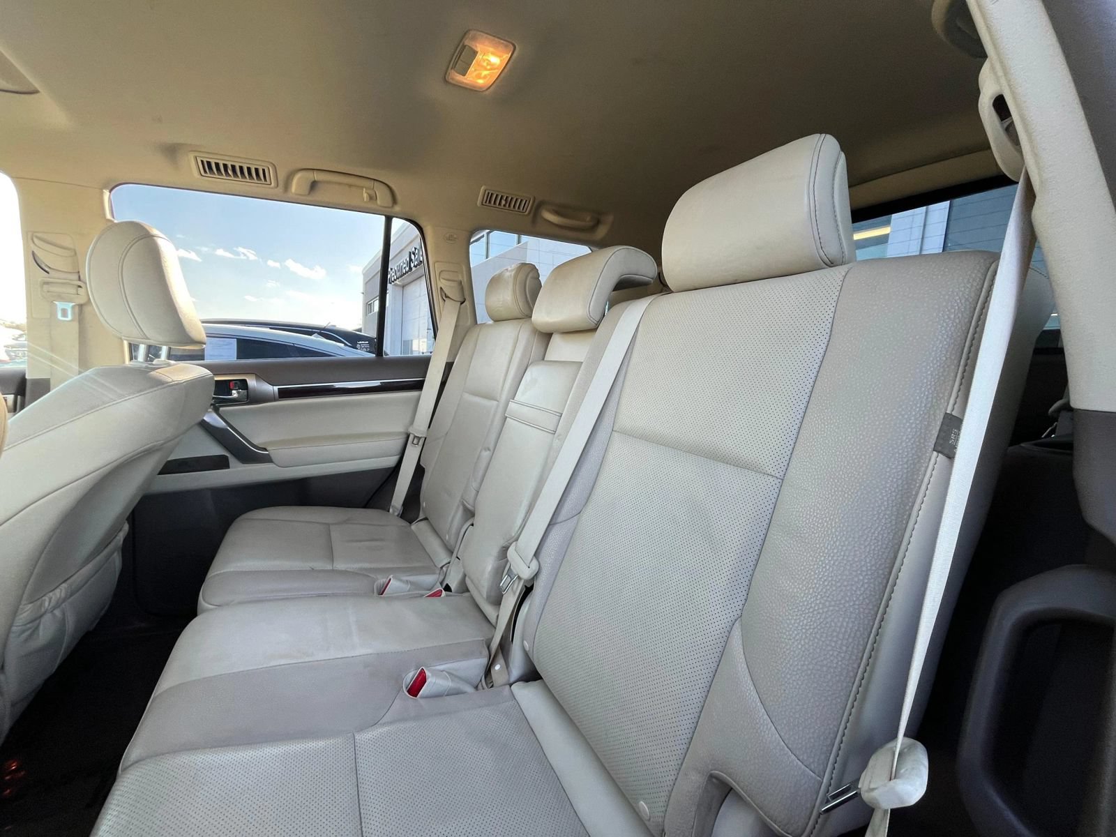 Used 2015 Lexus GX 460 w/ Premium Package AWD/4WD image 39