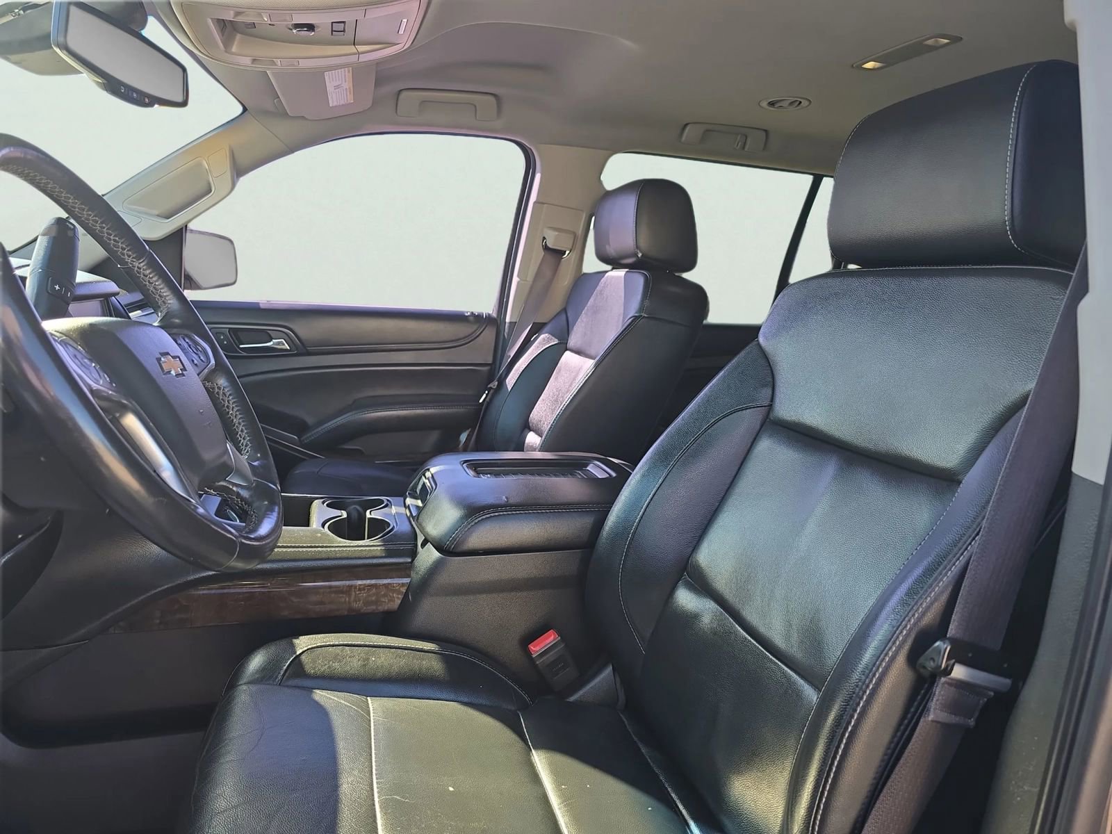 Used 2016 Chevrolet Suburban LT w/ Luxury Package AWD/4WD image 11