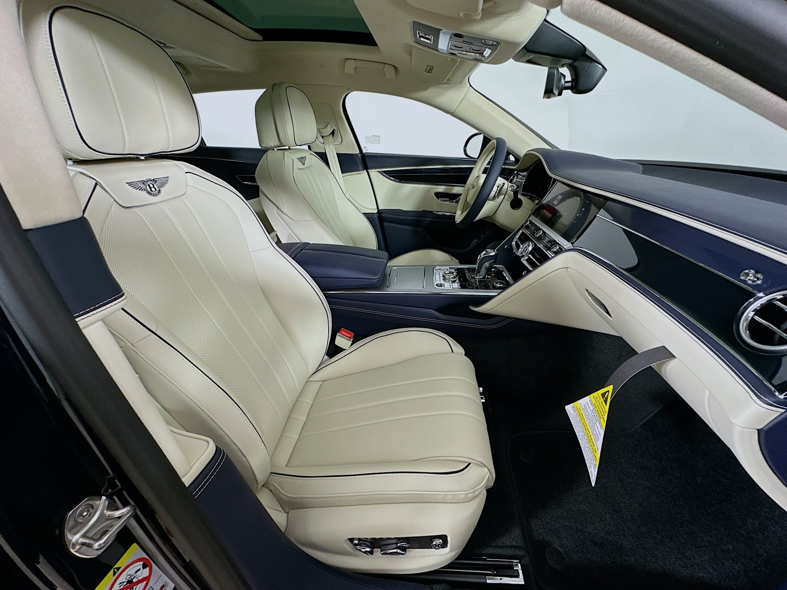 New 2026 Bentley Flying Spur V8 AWD/4WD image 49