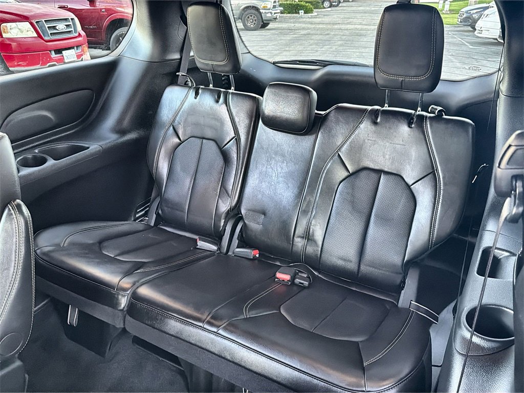 Used 2026 Chrysler Pacifica Select image 24
