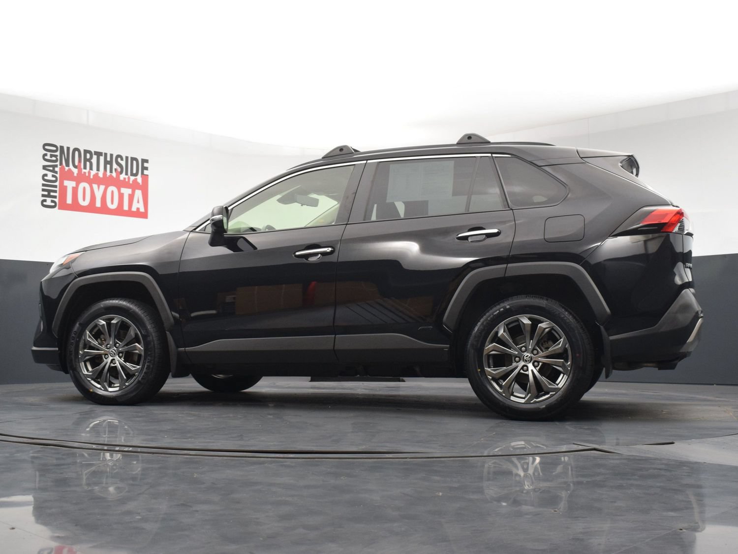 Used 2022 Toyota RAV4 Limited AWD/4WD image 36