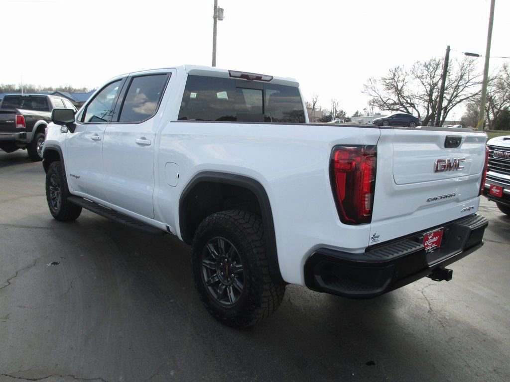 Used 2024 GMC Sierra 1500 AT4X image 9
