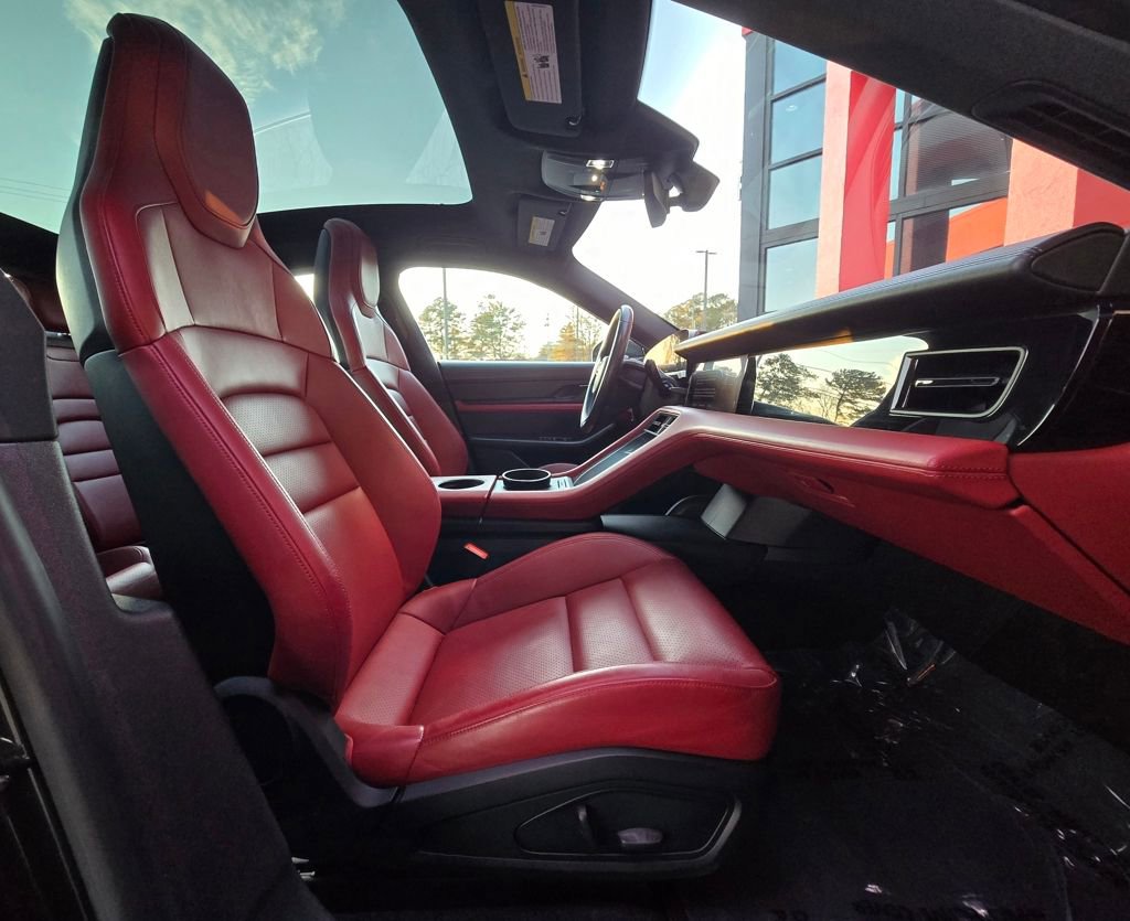 Used 2022 Porsche Taycan image 19