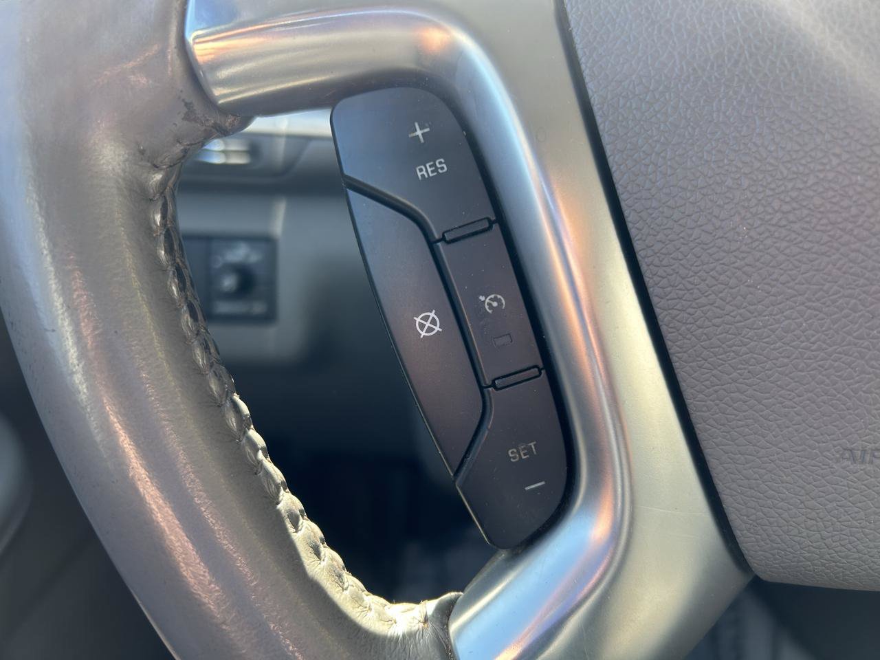 Used 2015 Chevrolet Traverse LT w/ Style and Technology Package AWD/4WD image 18