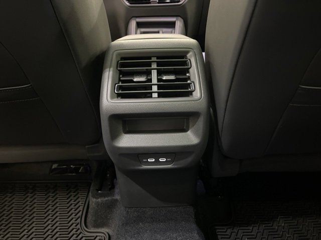 New 2025 Volkswagen Tiguan SE image 25