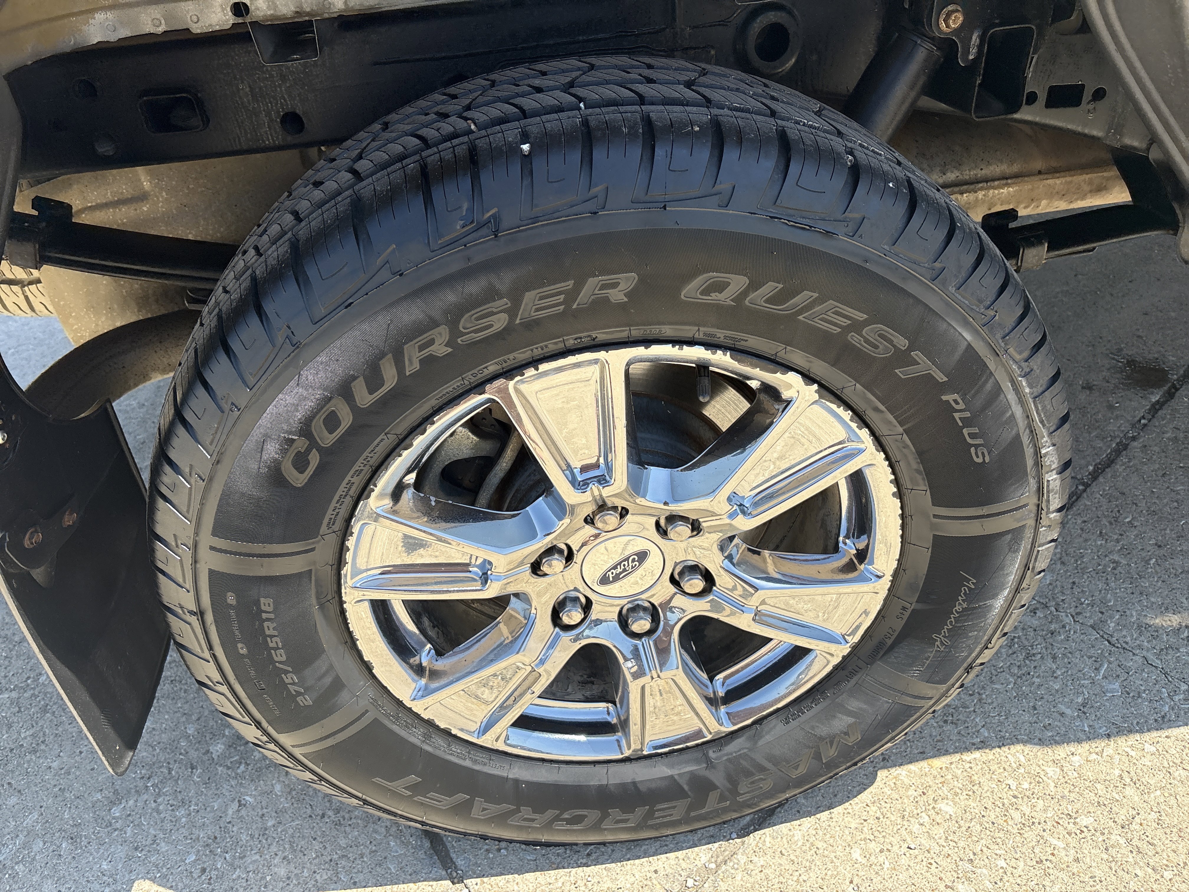 Used 2015 Ford F150 XLT w/ Equipment Group 302A Luxury AWD/4WD image 6