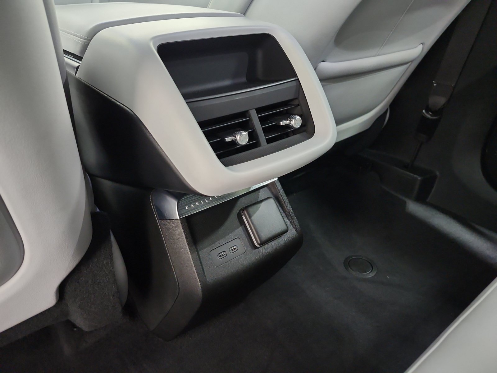 Used 2023 Cadillac Lyriq 2WD image 15