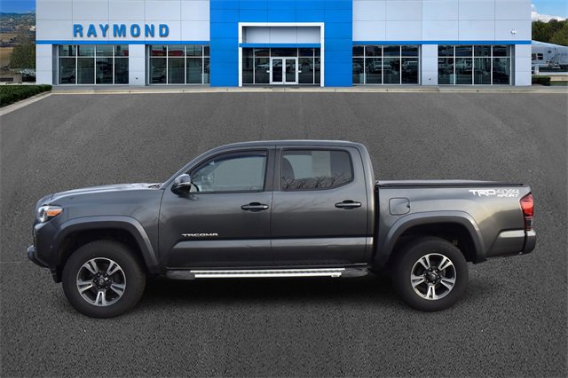 Used 2019 Toyota Tacoma TRD Sport image 6