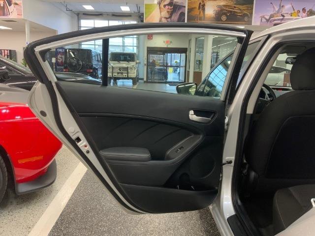 Used 2017 Kia Forte LX image 28